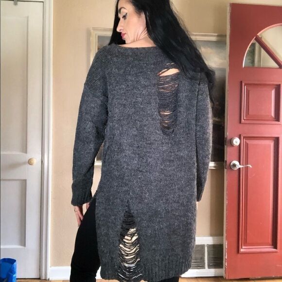 Cotton Innovation wool blend distressed sweater - Picture 2 of 6